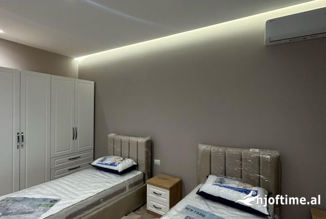 Shtepi me qera Apartament ne Tirane, 2+1, Mobilimi E mobiluar, Pagesa 1,300  Euro.