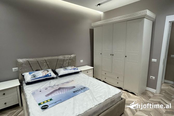 Shtepi me qera Apartament ne Tirane, 2+1, Mobilimi E mobiluar, Pagesa 1,300  Euro.