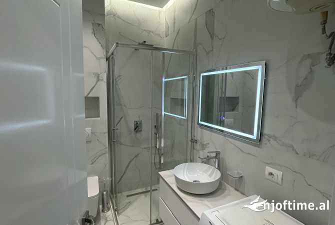 Shtepi me qera 2+1 ne Tirane - 1,300 Euro