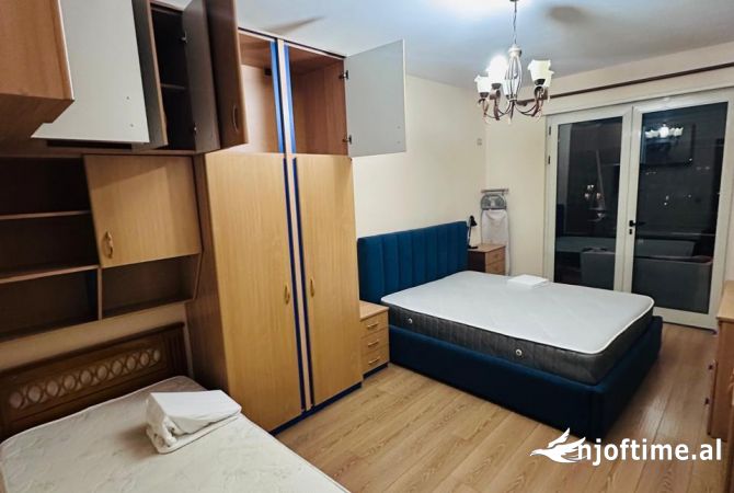 Shtepi me qera Apartament ne Tirane, 1+1, Mobilimi E mobiluar, Pagesa 500  Euro.
