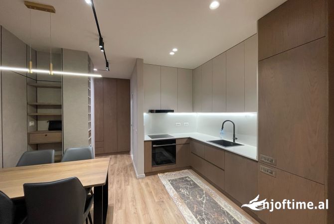 Shtepi me qera Apartament ne Tirane, 2+1, Mobilimi E mobiluar, Pagesa 850  Euro.
