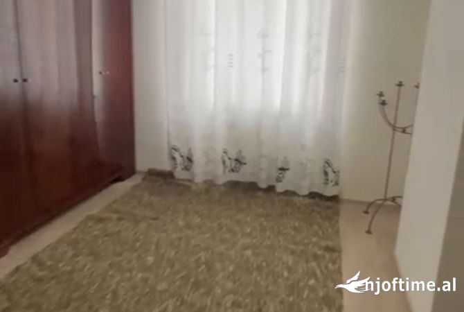 Shtepi me qera Apartament ne Tirane, 2+1, Mobilimi E mobiluar, Pagesa 45,000  Leke.