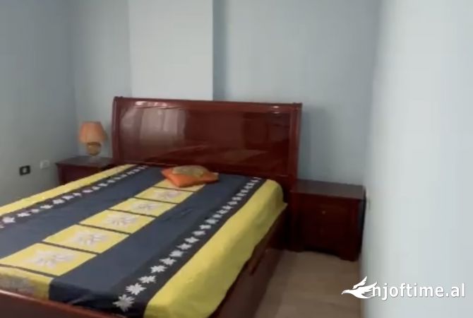 Shtepi me qera Apartament ne Tirane, 2+1, Mobilimi E mobiluar, Pagesa 45,000  Leke.