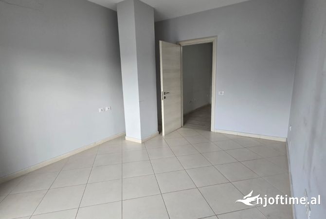Shtepi me qera 2+1 ne Tirane - 550 Euro