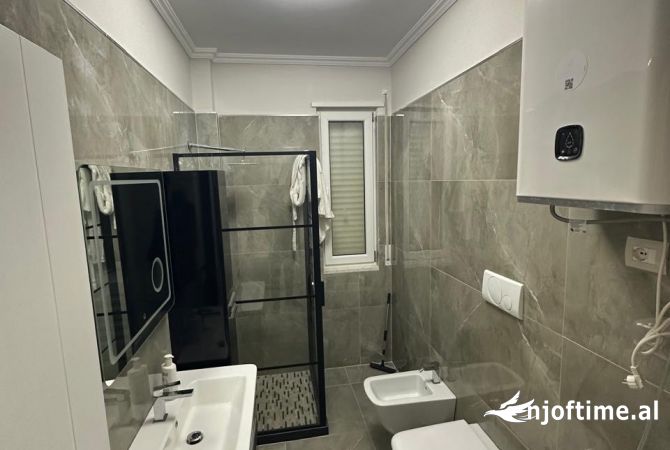 Shtepi me qera Apartament ne Tirane, 2+1, Mobilimi E mobiluar, Pagesa 550  Euro.