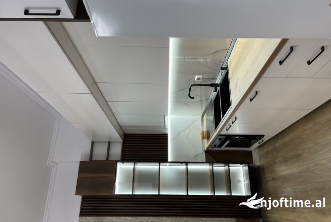 Shtepi ne shitje Apartament ne Tirane, 2+1, Mobilimi E mobiluar, Pagesa 145,000  Euro.