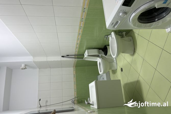 Shtepi ne shitje Apartament ne Tirane, 2+1, Mobilimi E mobiluar, Pagesa 145,000  Euro.