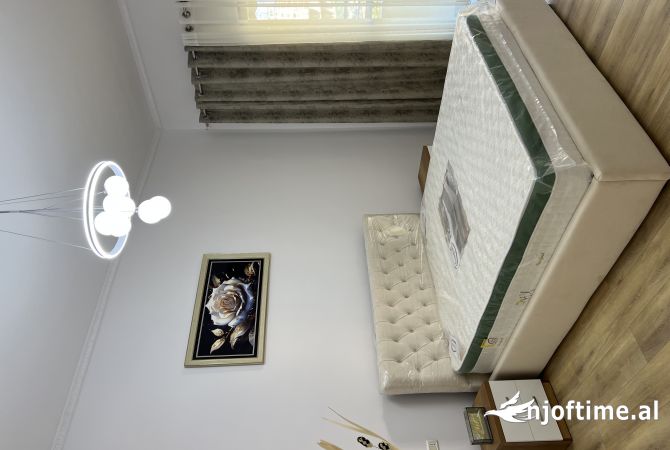 Shtepi ne shitje Apartament ne Tirane, 2+1, Mobilimi E mobiluar, Pagesa 145,000  Euro.