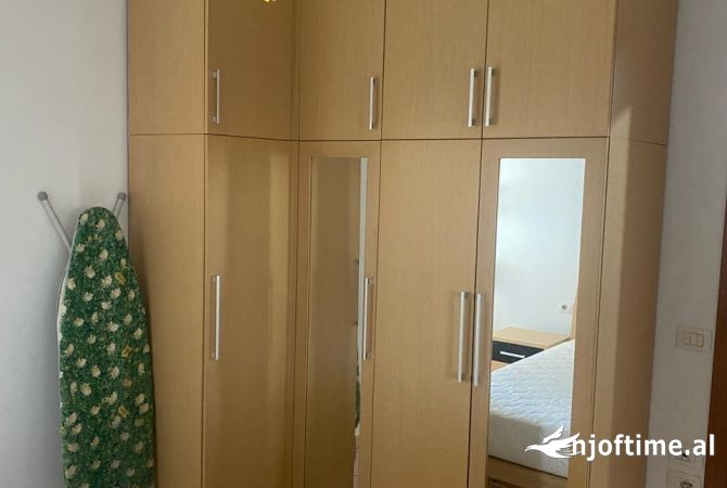 Shtepi me qera Apartament ne Tirane, 1+1, Mobilimi E mobiluar, Pagesa 550  Euro.