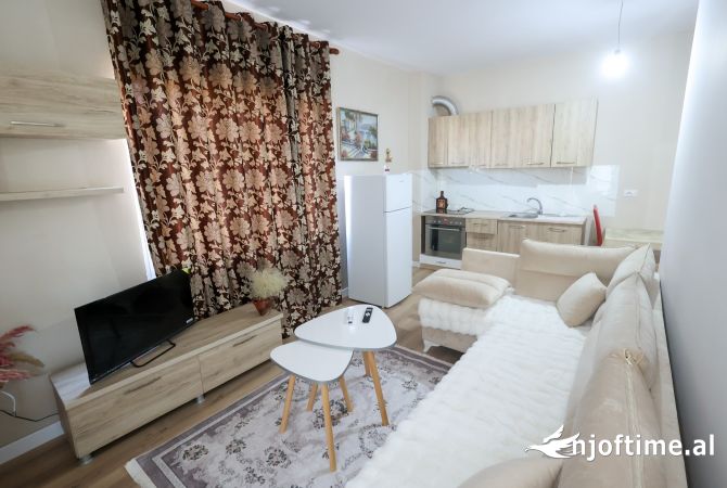 Shtepi me qera 1+1 ne Tirane - 40,000 Leke