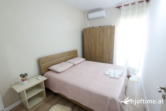 Shtepi me qera Apartament ne Tirane, 1+1, Mobilimi E mobiluar, Pagesa 40,000  Leke.
