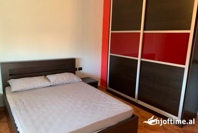 Shtepi me qera Apartament ne Tirane, 1+1, Mobilimi E mobiluar, Pagesa 500  Euro.