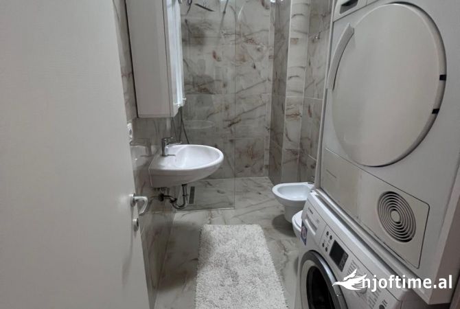 Shtepi me qera Apartament ne Tirane, 1+1, Mobilimi E mobiluar, Pagesa 550  Euro.