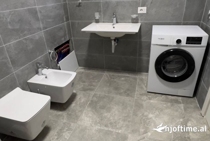 Shtepi me qera Apartament ne Tirane, 2+1, Mobilimi E mobiluar, Pagesa 55,000  Leke.