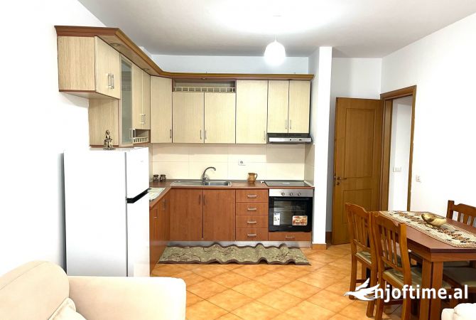 Appartamento in affitto a Tirana 2+1, Arredato