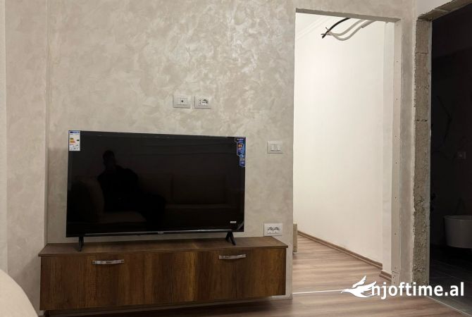 Shtepi ne shitje Apartament ne Tirane, 1+1, Mobilimi E mobiluar, Pagesa 100,000  Euro.