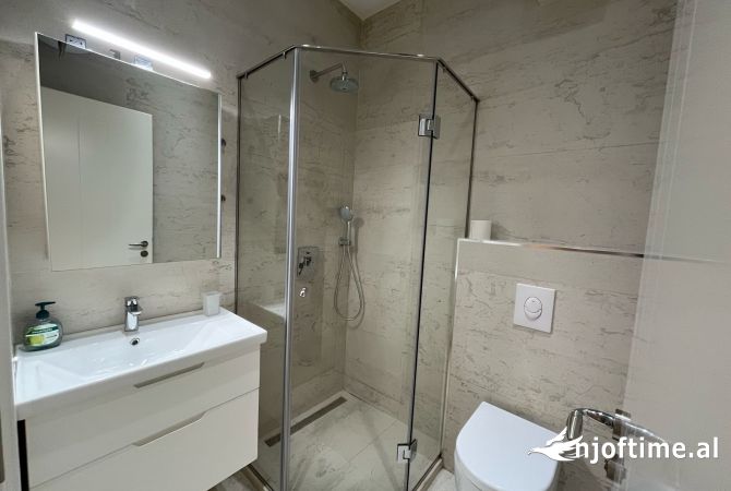 Shtepi me qera Apartament ne Tirane, 2+1, Mobilimi E mobiluar, Pagesa 850  Euro.