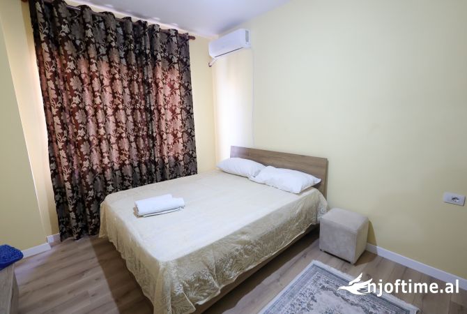 Shtepi me qera Apartament ne Tirane, 1+1, Mobilimi E mobiluar, Pagesa 35,000  Leke.