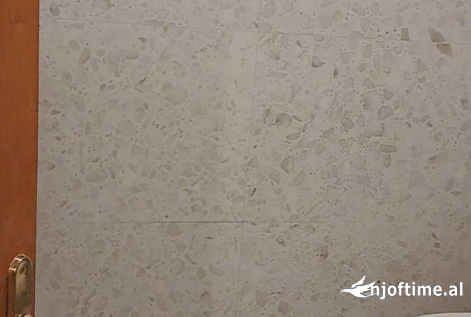 Shtepi me qera Apartament ne Tirane, 2+1, Mobilimi Pjeserisht e mobiluar, Pagesa 400  Euro.