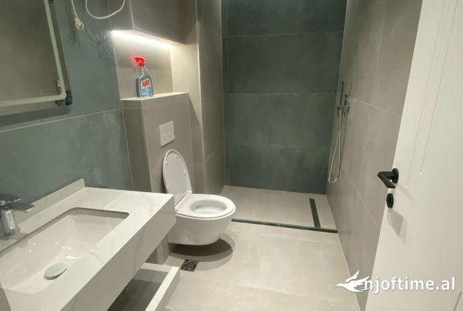 Shtepi me qera Apartament ne Tirane, 1+1, Mobilimi E mobiluar, Pagesa 750  Euro.