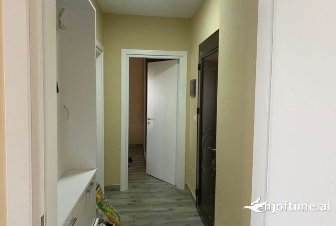 Shtepi me qera Apartament ne Tirane, 1+1, Mobilimi E mobiluar, Pagesa 520  Euro.