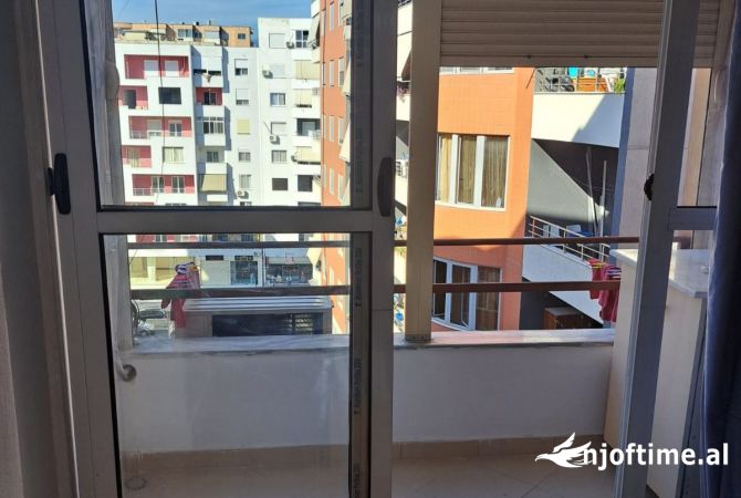 Shtepi me qera Apartament ne Tirane, Garsoniere, Mobilimi E mobiluar, Pagesa 370  Euro.