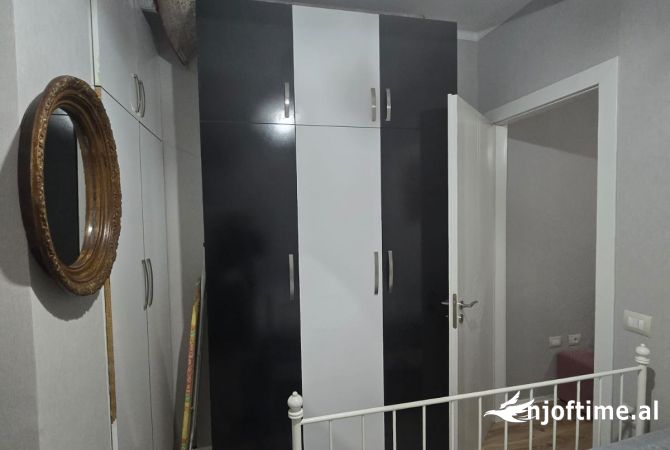Shtepi me qera Apartament ne Tirane, 1+1, Mobilimi E mobiluar, Pagesa 400  Euro.