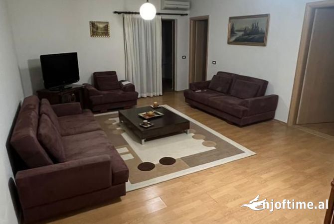 Shtepi me qera Apartament ne Tirane, 2+1, Mobilimi E mobiluar, Pagesa 600  Euro.