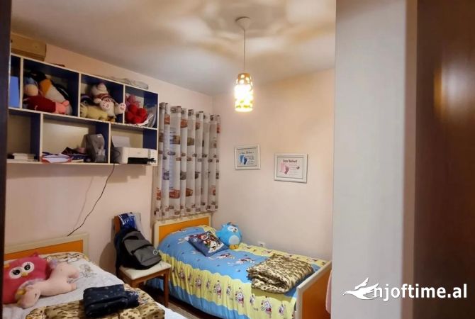 Shtepi me qera Apartament ne Tirane, 2+1, Mobilimi E mobiluar, Pagesa 500  Euro.