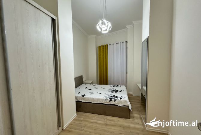Shtepi me qera Apartament ne Tirane, 2+1, Mobilimi E mobiluar, Pagesa 600  Euro.