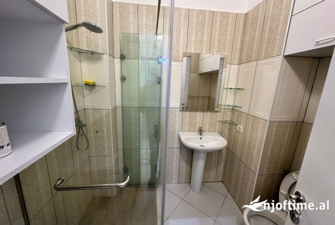 Shtepi me qera Apartament ne Tirane, 2+1, Mobilimi E mobiluar, Pagesa 600  Euro.