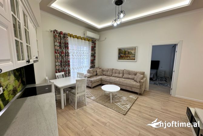 Shtepi me qera Apartament ne Tirane, 2+1, Mobilimi E mobiluar, Pagesa 600  Euro.