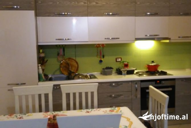 Shtepi me qera 2+1 ne Tirane - 45,000 Leke
