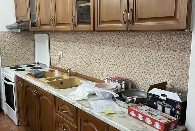 Shtepi me qera Apartament ne Tirane, 2+1, Mobilimi E mobiluar, Pagesa 480  Euro.