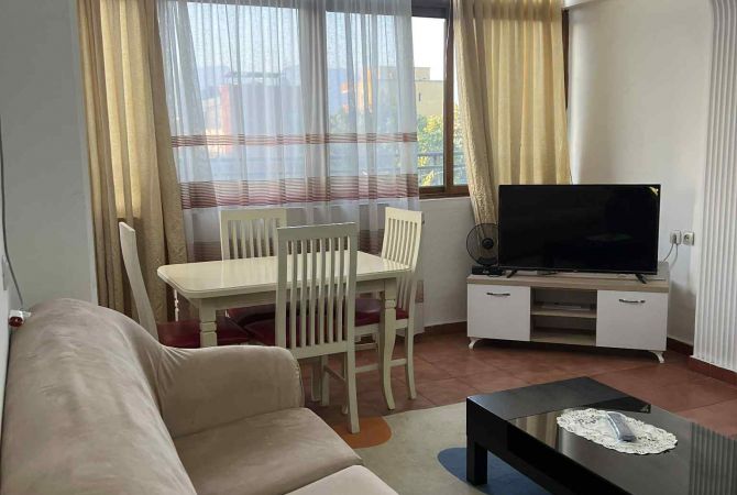 Shtepi me qera Apartament ne Tirane, 2+1, Mobilimi E mobiluar, Pagesa 480  Euro.
