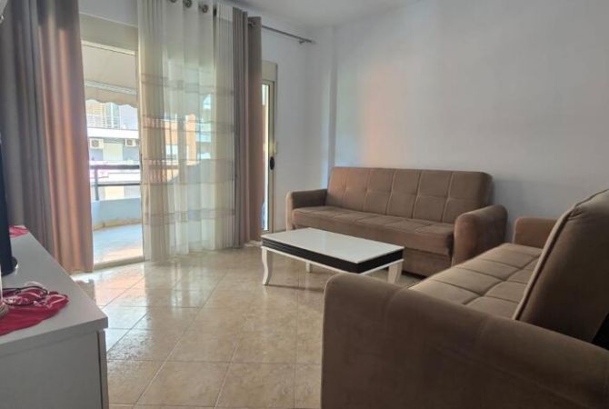 Shtepi me qera 2+1 ne Tirane - 42,000 Leke