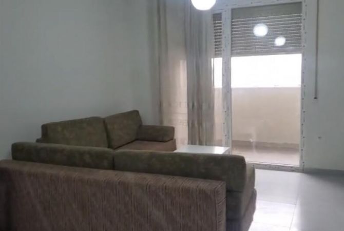 Shtepi me qera Apartament ne Tirane, 1+1, Mobilimi E mobiluar, Pagesa 400  Euro.