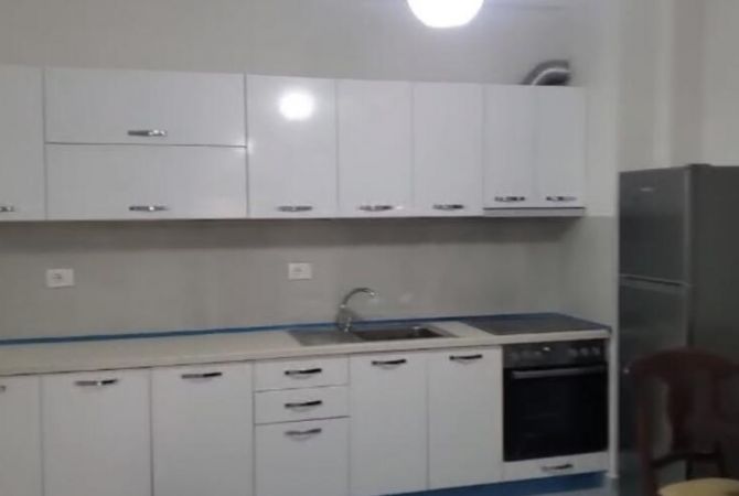 Shtepi me qera Apartament ne Tirane, 1+1, Mobilimi E mobiluar, Pagesa 400  Euro.
