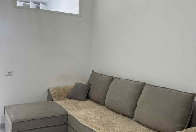 Shtepi me qera 1+1 ne Tirane - 40,000 Leke