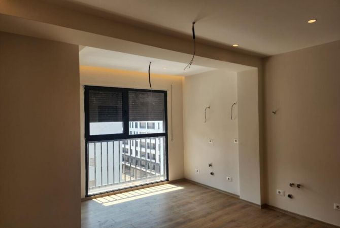 Shtepi me qera Apartament ne Tirane, 2+1, Mobilimi Bosh, pa mobiluar, Pagesa 500  Euro.
