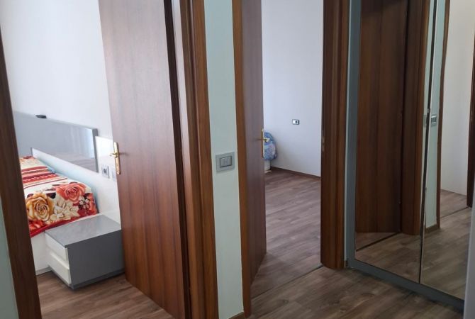 Shtepi me qera Apartament ne Tirane, 2+1, Mobilimi E mobiluar, Pagesa 500  Euro.