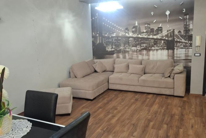 Shtepi me qera 2+1 ne Tirane - 500 Euro