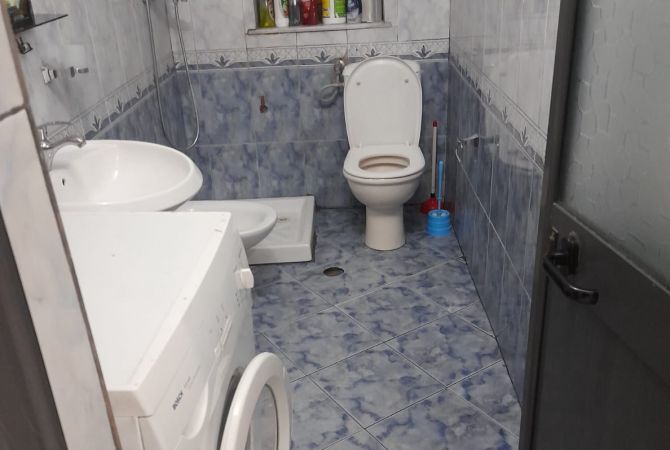 Shtepi me qera 2+1 ne Tirane - 42,000 Leke