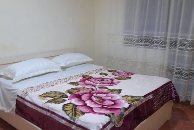 Shtepi me qera Apartament ne Tirane, 2+1, Mobilimi E mobiluar, Pagesa 42,000  Leke.