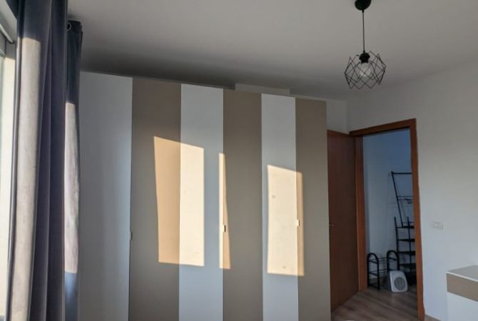 Shtepi me qera Apartament ne Tirane, 2+1, Mobilimi E mobiluar, Pagesa 500  Euro.