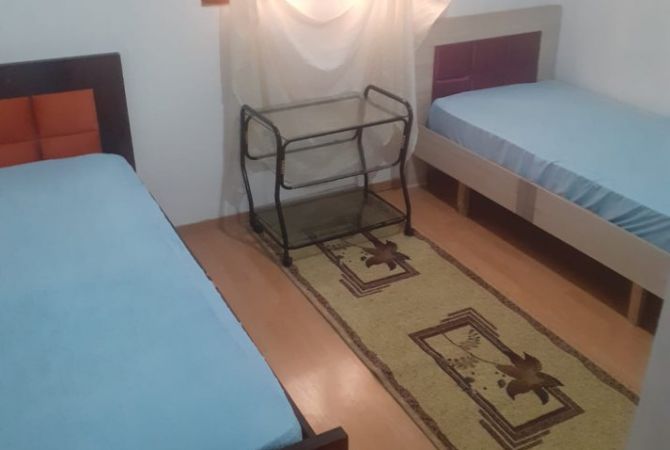 Shtepi me qera 2+1 ne Tirane - 58,000 Leke