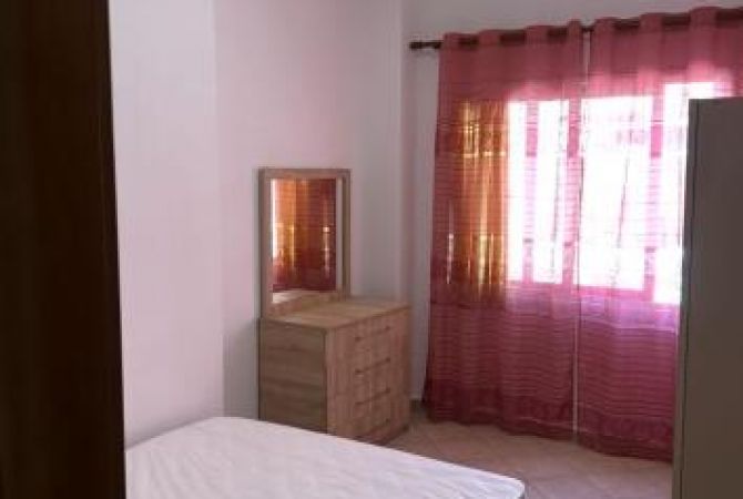 Shtepi me qera Apartament ne Tirane, 1+1, Mobilimi E mobiluar, Pagesa 40,000  Leke.