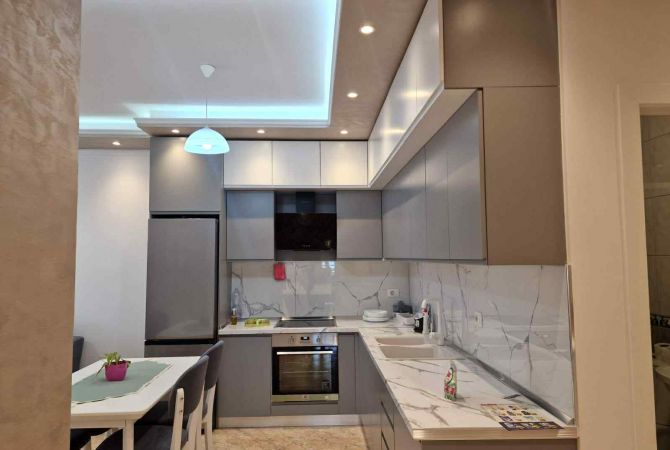 Shtepi me qera Apartament ne Tirane, 2+1, Mobilimi E mobiluar, Pagesa 80,000  Leke.