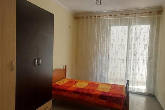Shtepi me qera 2+1 ne Tirane - 40,000 Leke