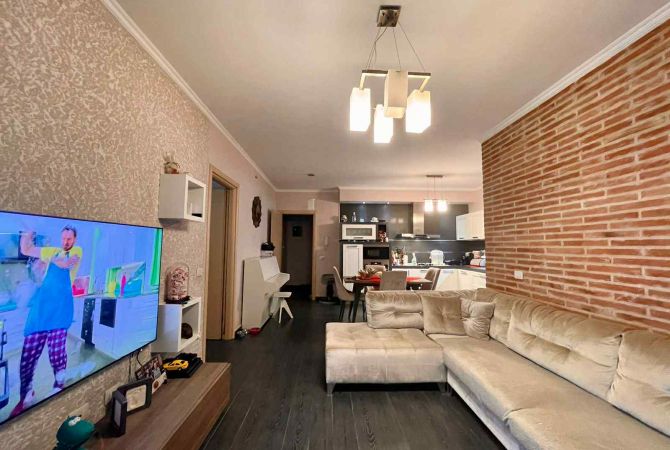 Shtepi me qera Apartament ne Tirane, 2+1, Mobilimi E mobiluar, Pagesa 850  Euro.